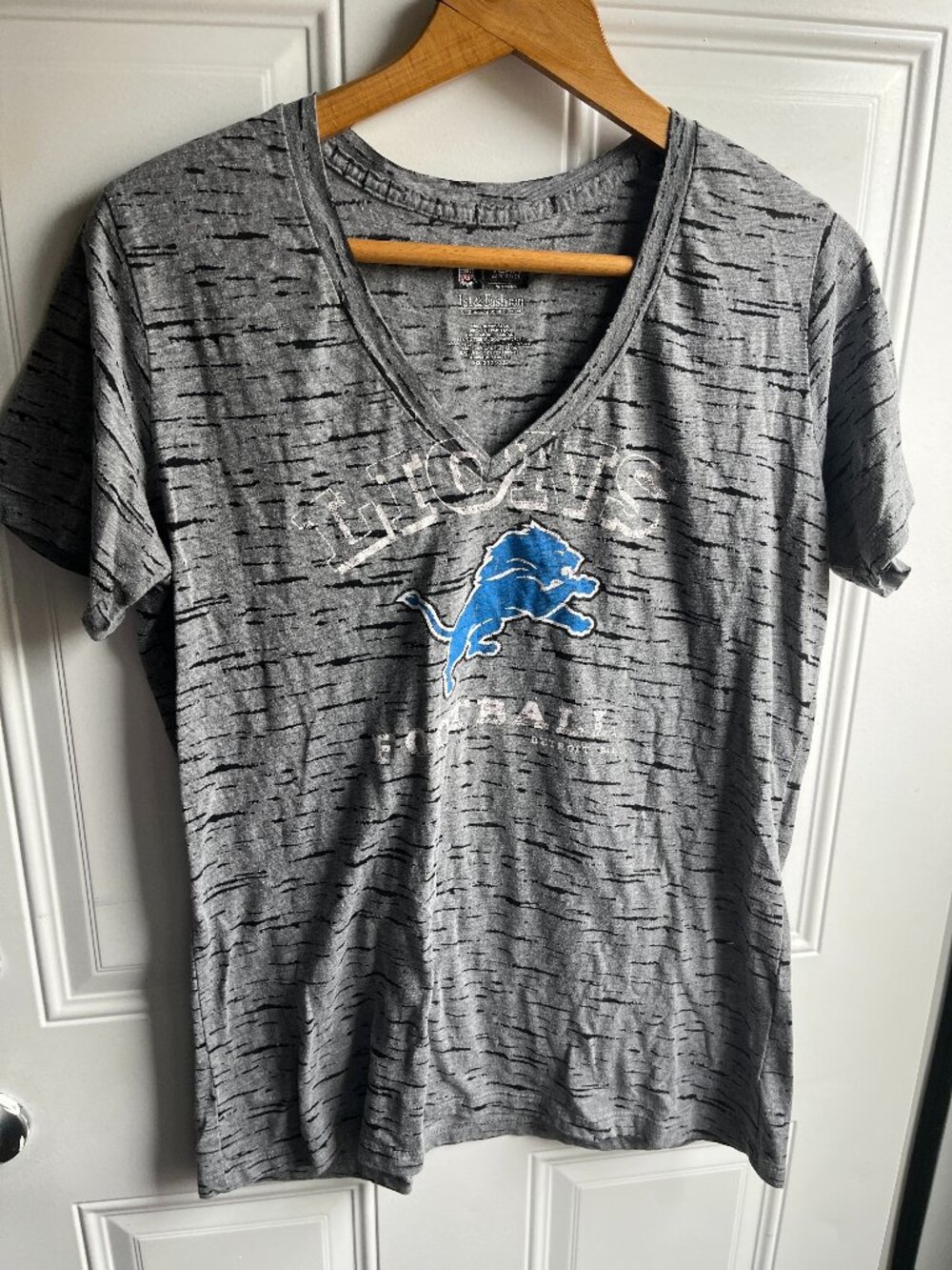 Detroit Lions Womens XXL Gray V Neck Tee NFL Apparel Graphic Shirt